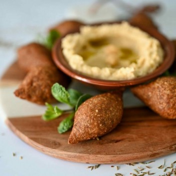 Kibbeh met hummus